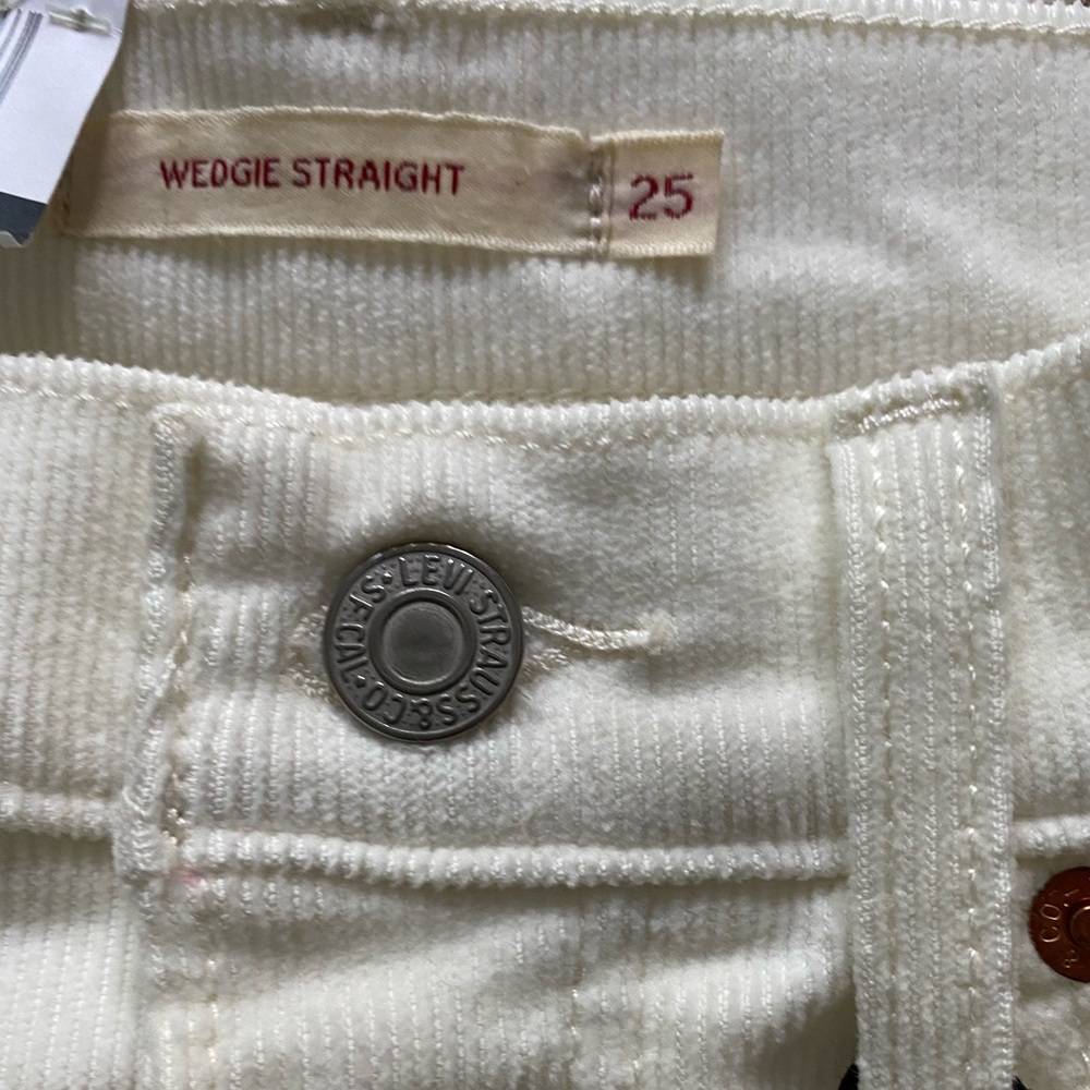 Levi’s Wedgie Jeans